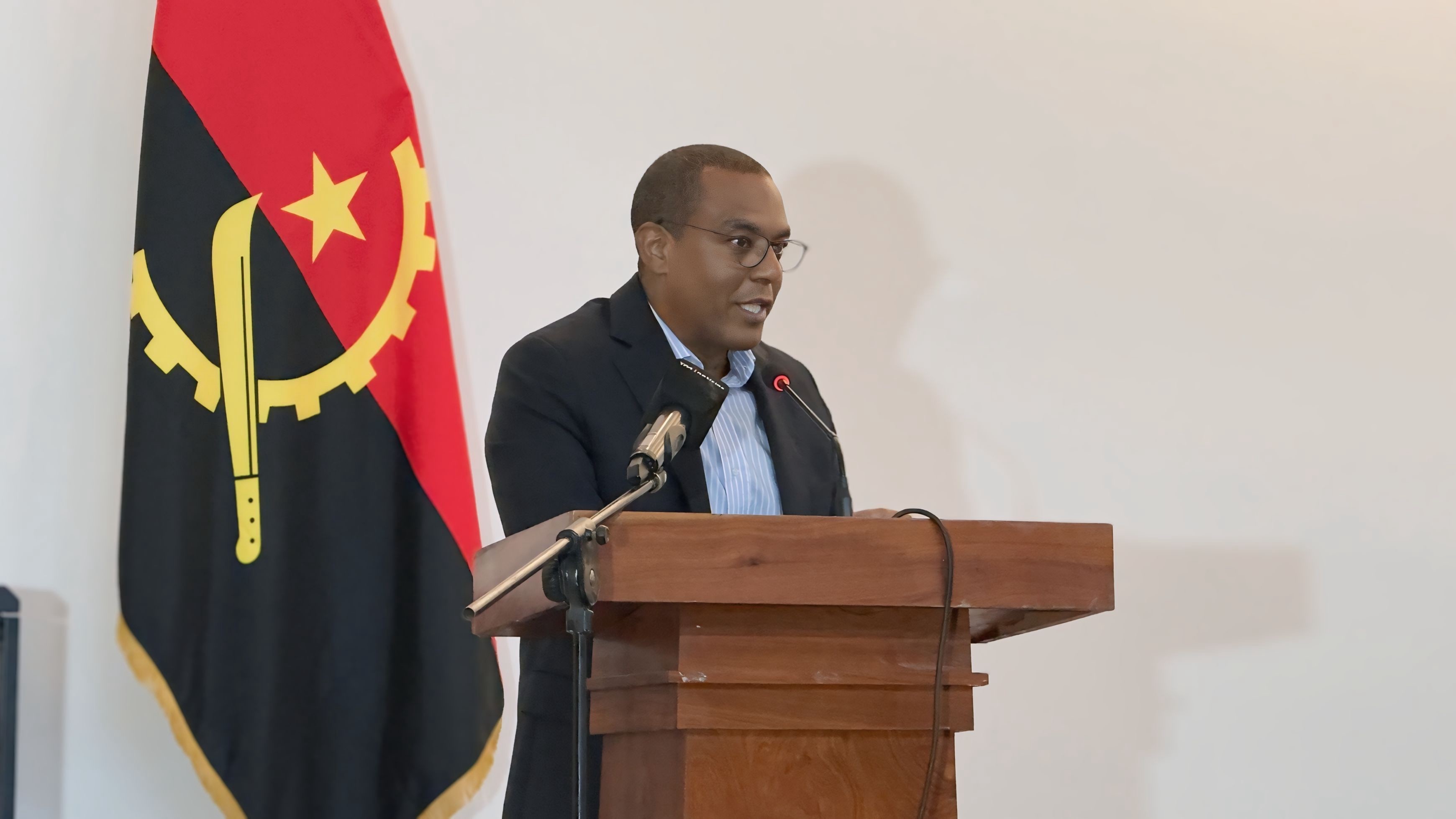FGC participa do encontro de auscultação à classe empresarial do Namibe sob liderança do Ministro de Estado para a Coordenação Económica 